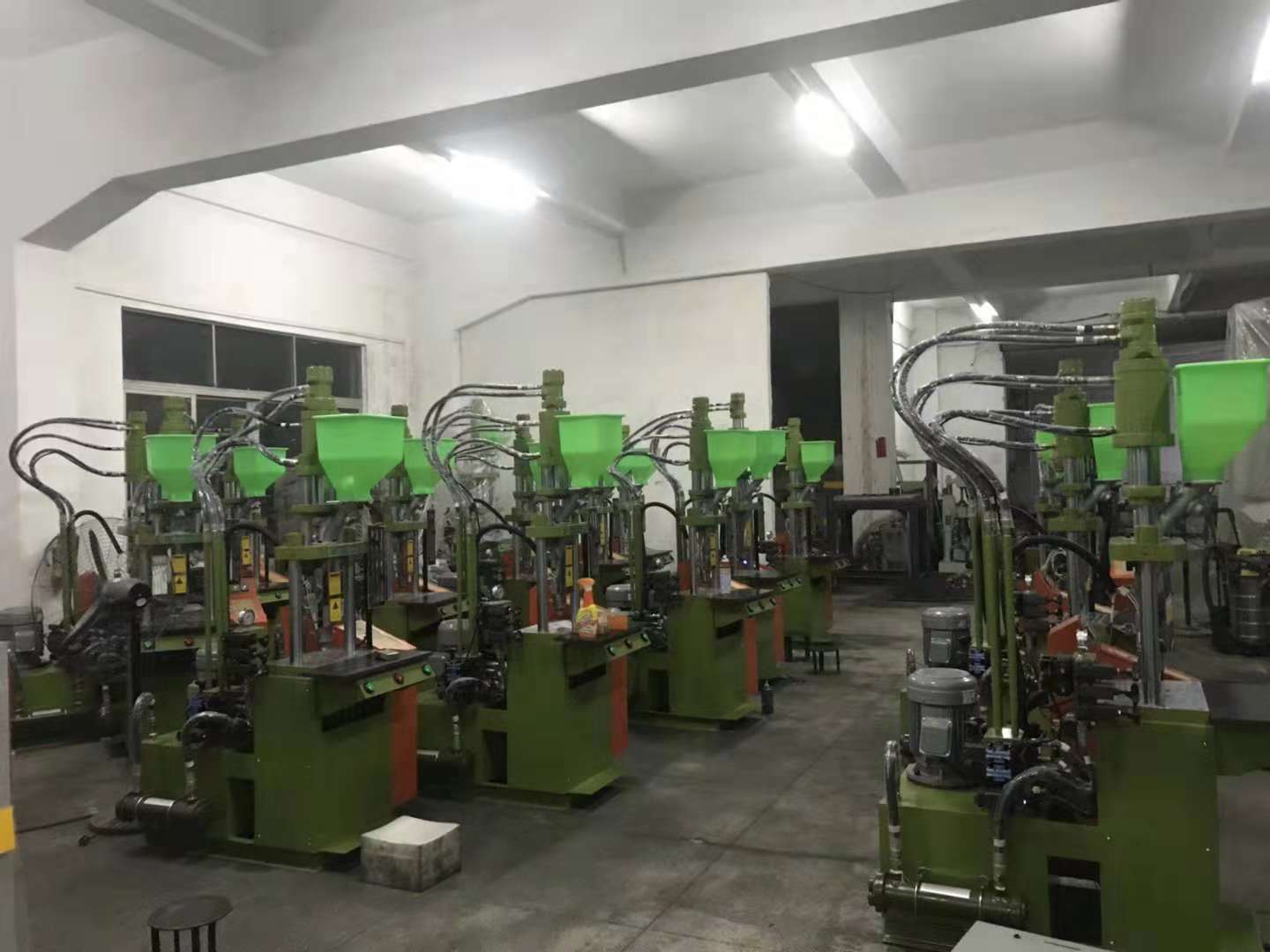 注塑機(jī)螺桿斷裂的常見原因有哪些？